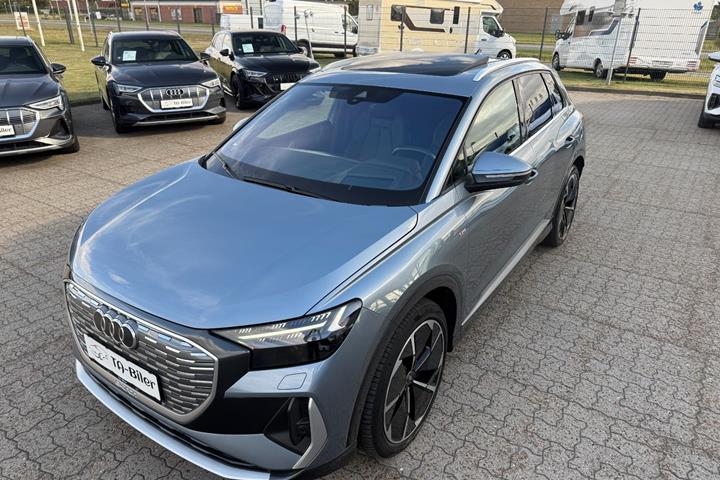 Blå Audi Q4 e-tron fra 2023