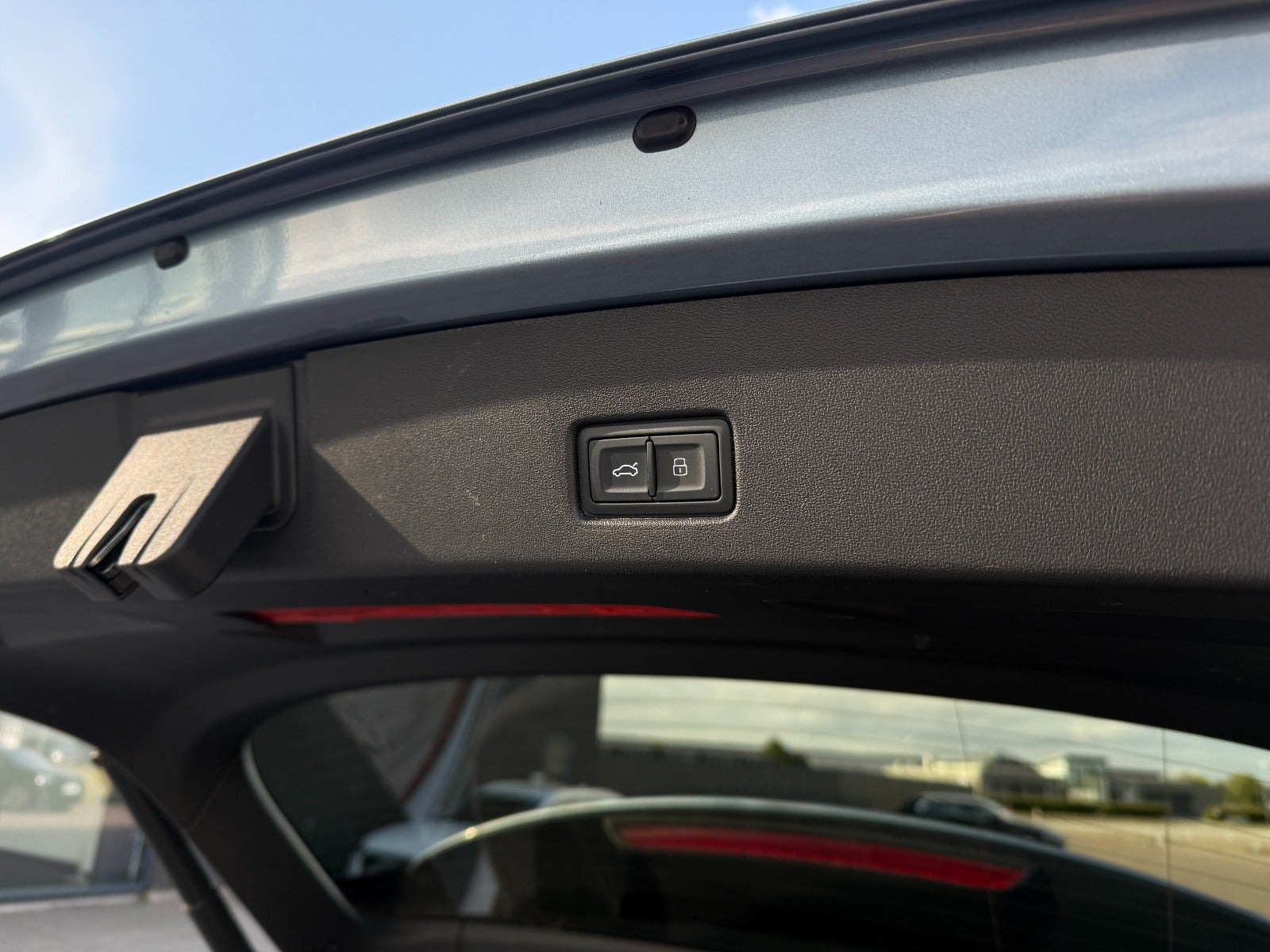 Blå Audi Q4 e-tron fra 2023