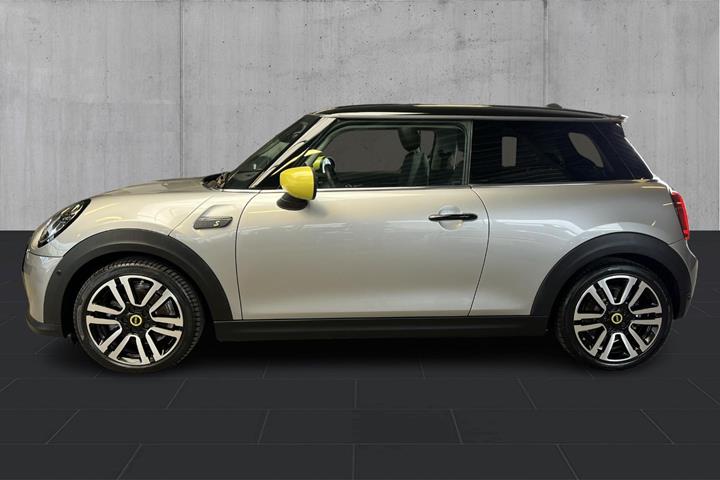 Sølv Mini Cooper SE fra 2023