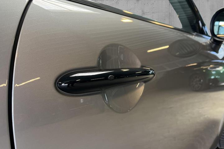 Sølv Mini Cooper SE fra 2023