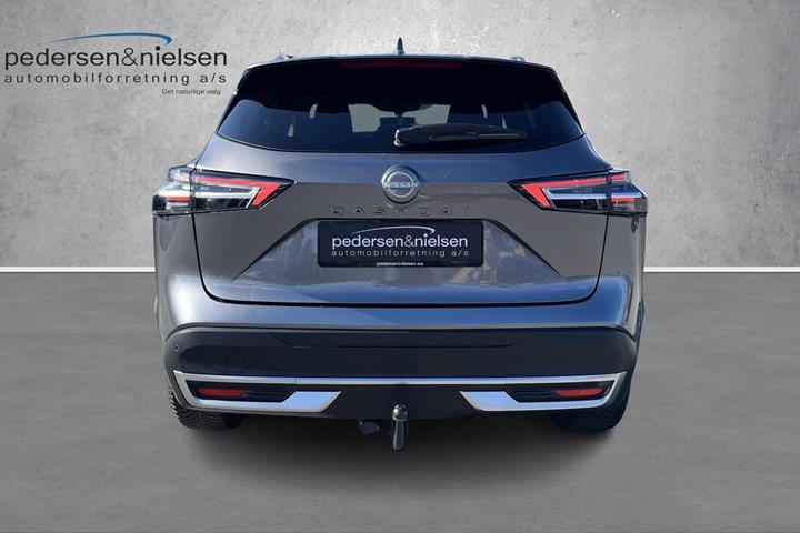 Grå Nissan Qashqai fra 2026