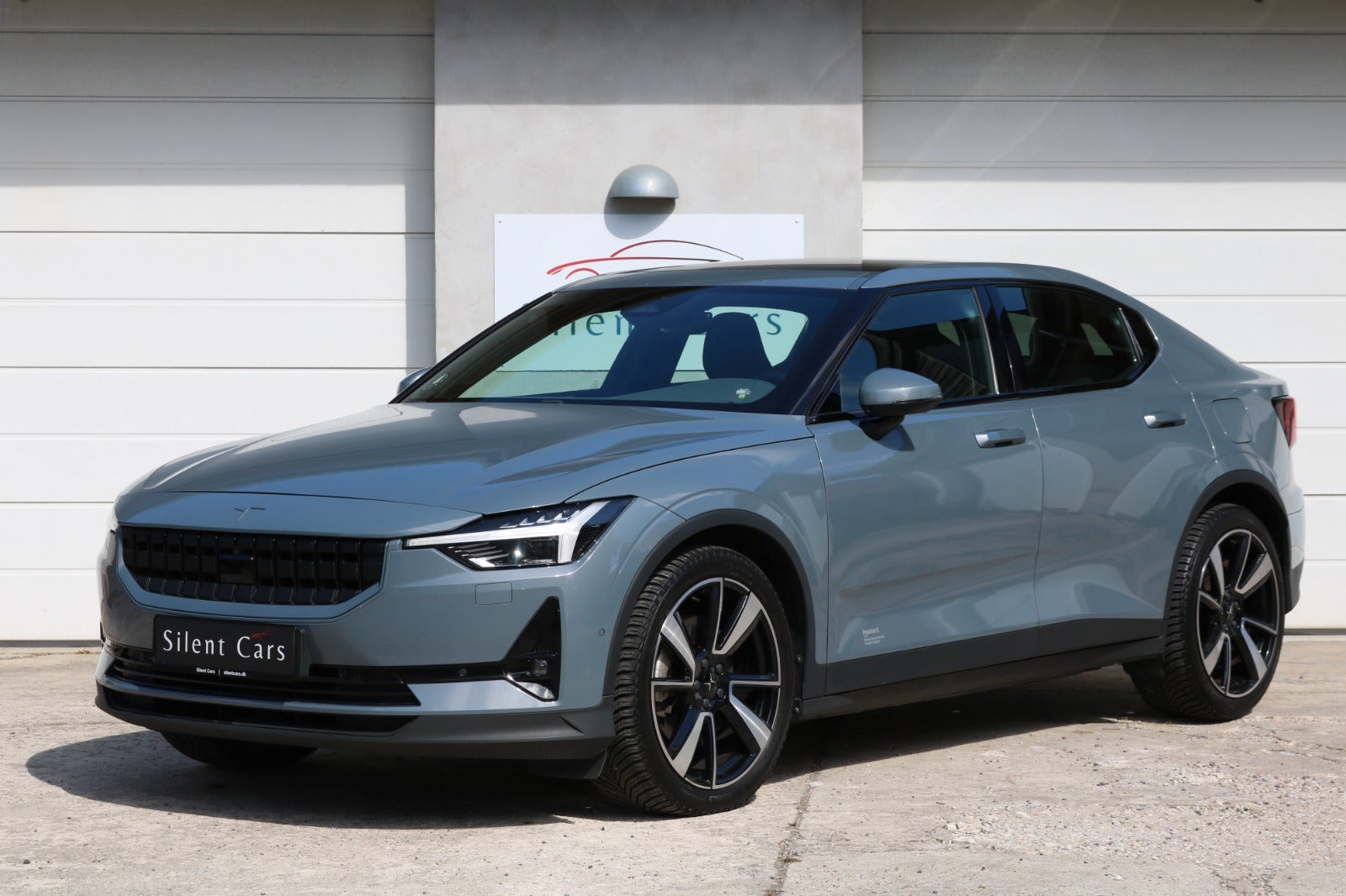 Grå Polestar 2 fra 2021