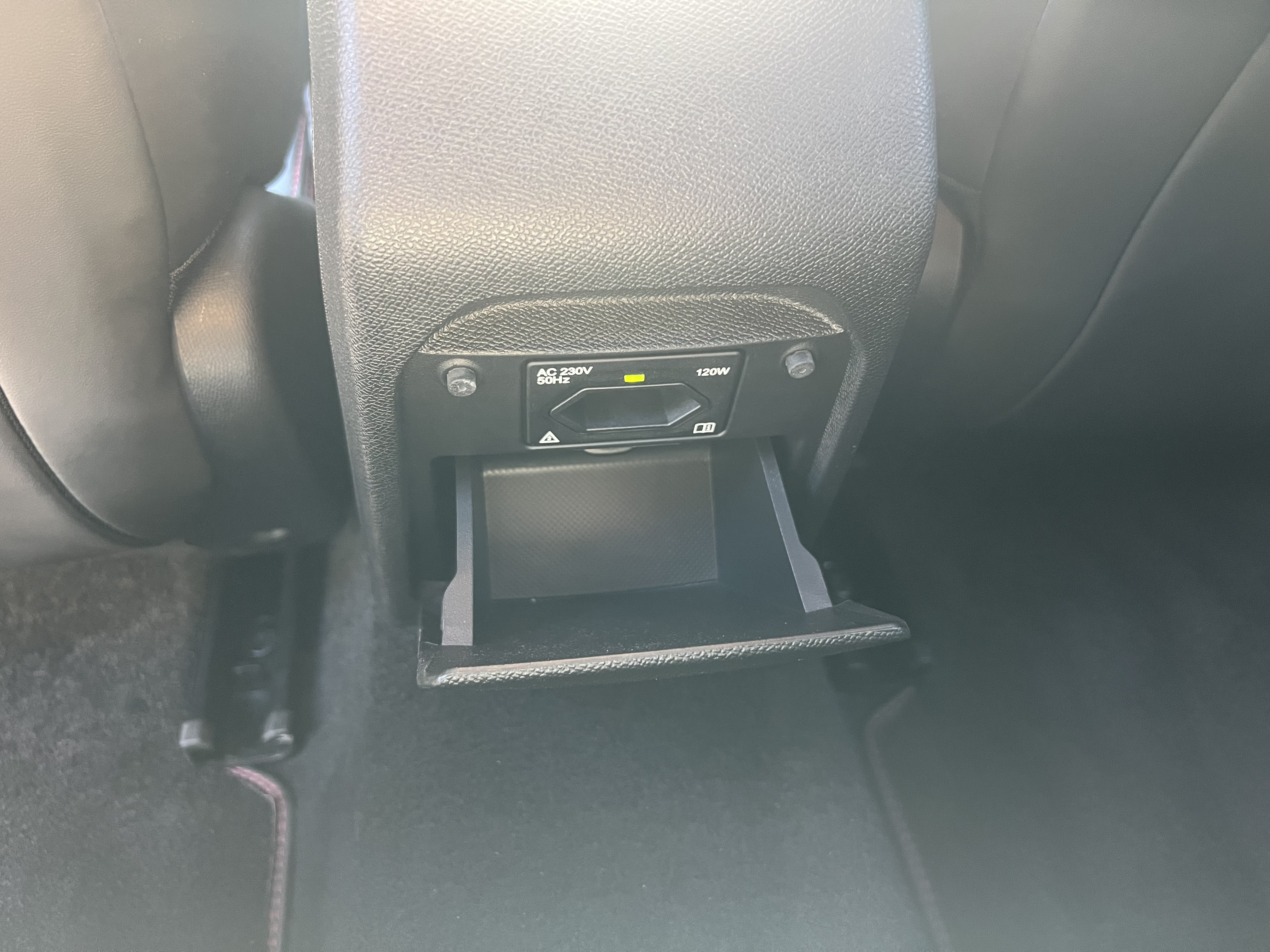 Hvid Peugeot 308 fra 2016