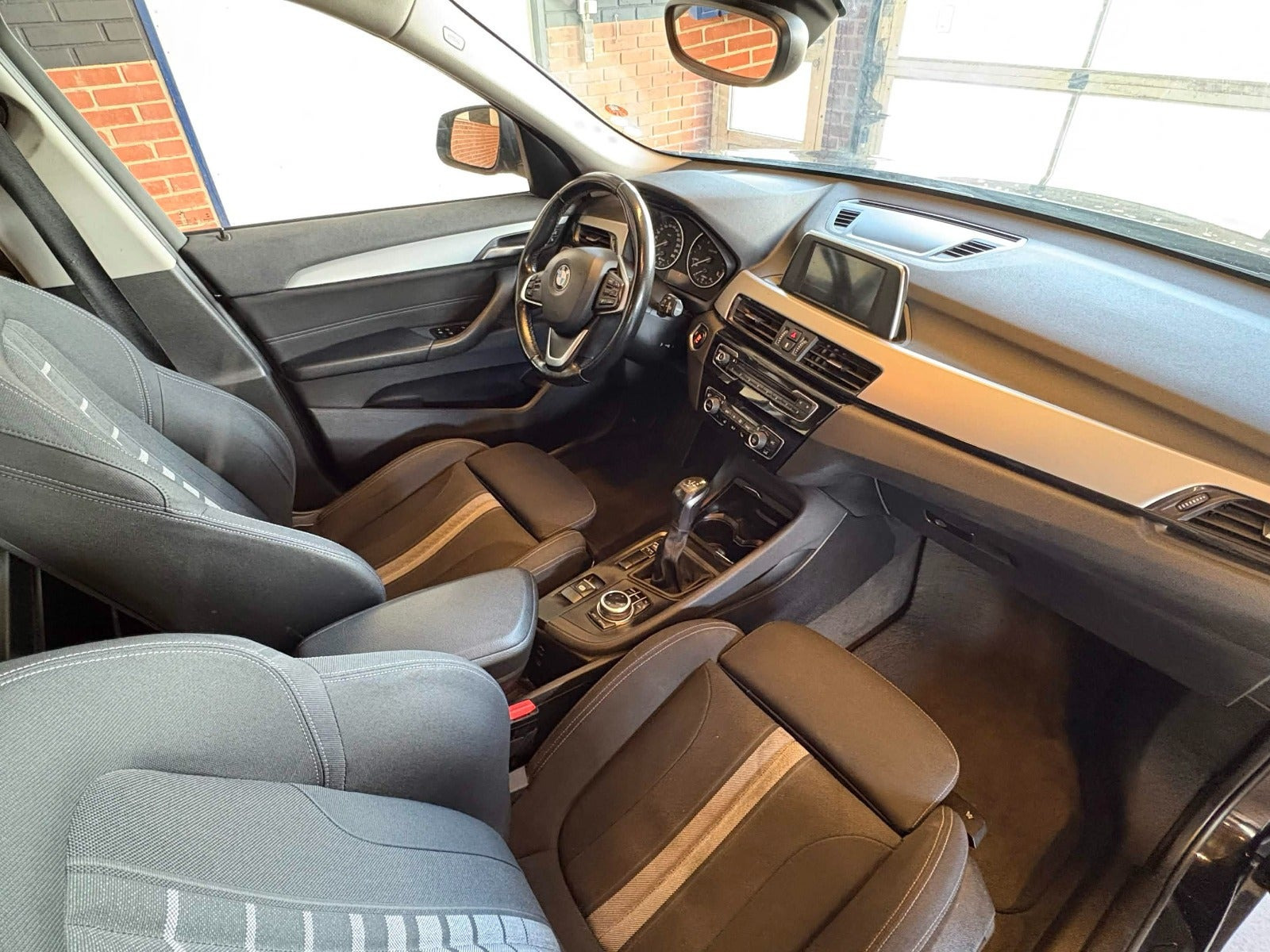 Sort BMW X1 fra 2016