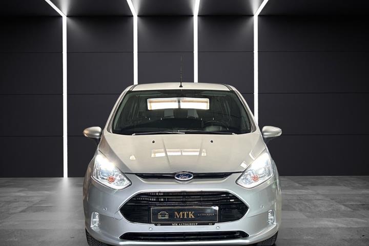 Sølv Ford B-MAX fra 2013