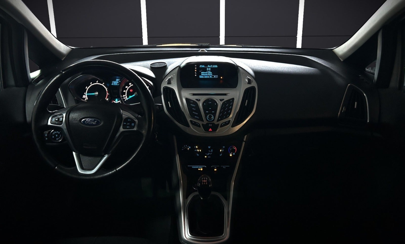 Sølv Ford B-MAX fra 2013
