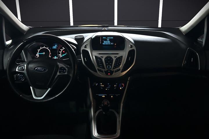 Sølv Ford B-MAX fra 2013