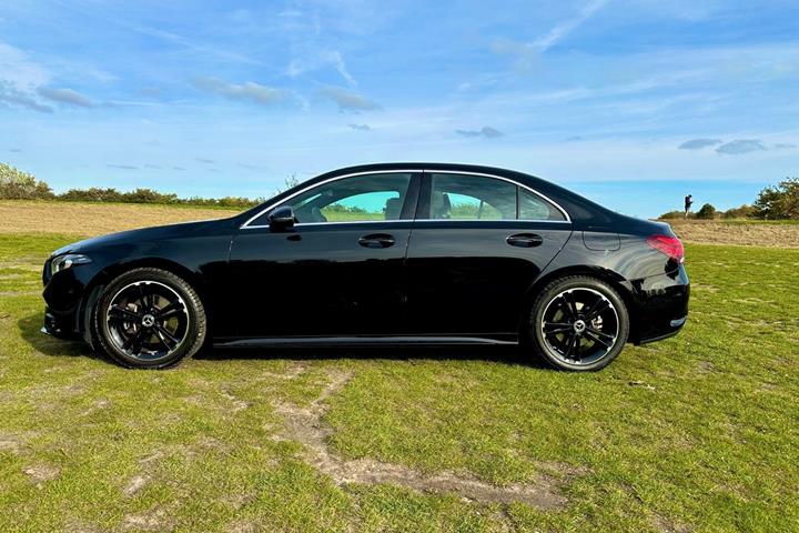 Sort Mercedes A200 fra 2019