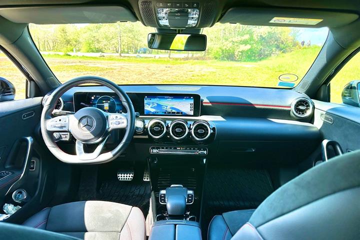 Sort Mercedes A200 fra 2019