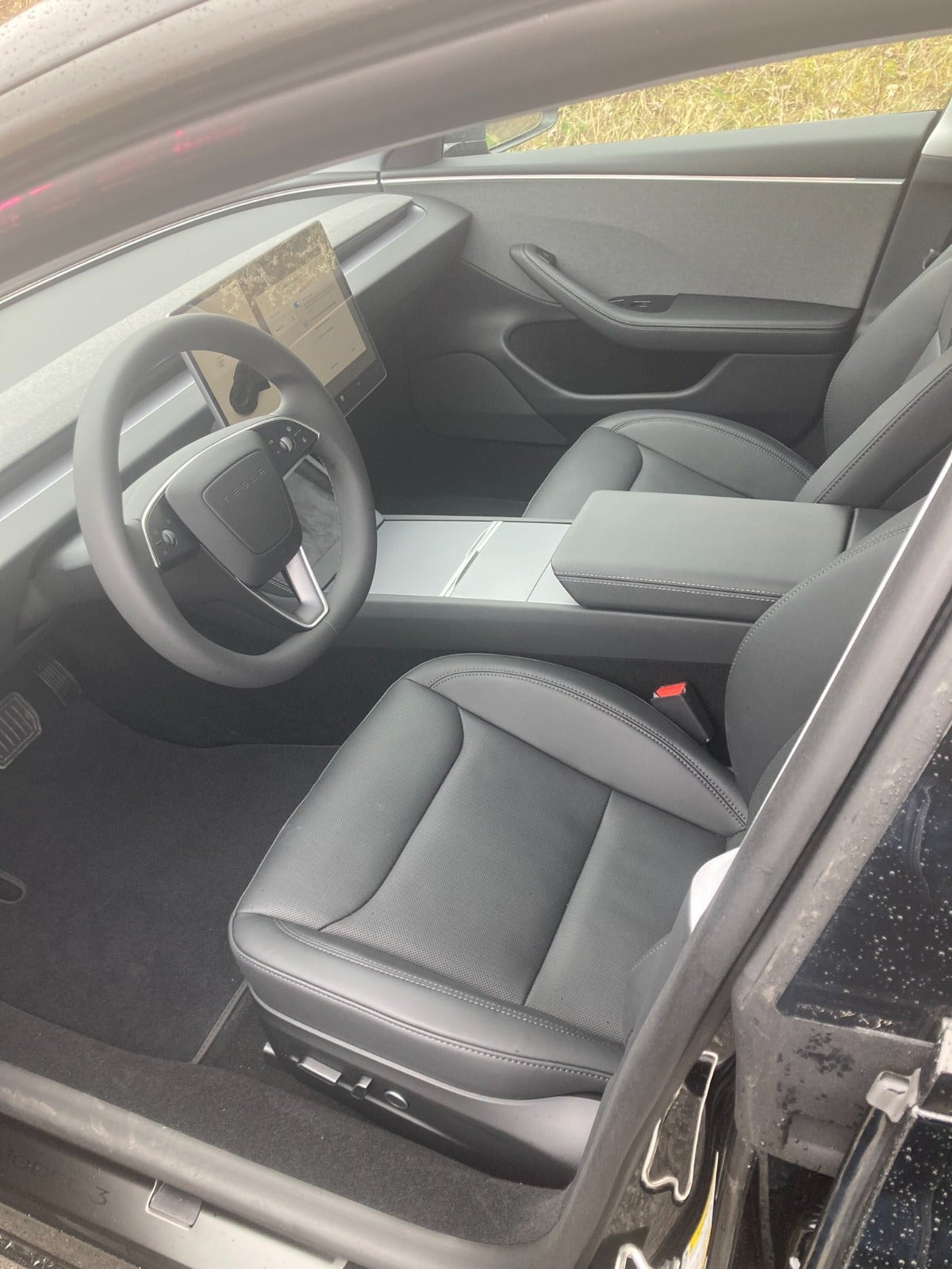 Sort Tesla Model 3 fra 2025