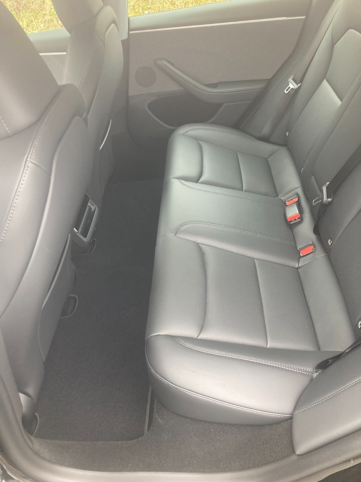 Sort Tesla Model 3 fra 2025