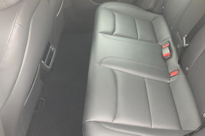 Sort Tesla Model 3 fra 2025