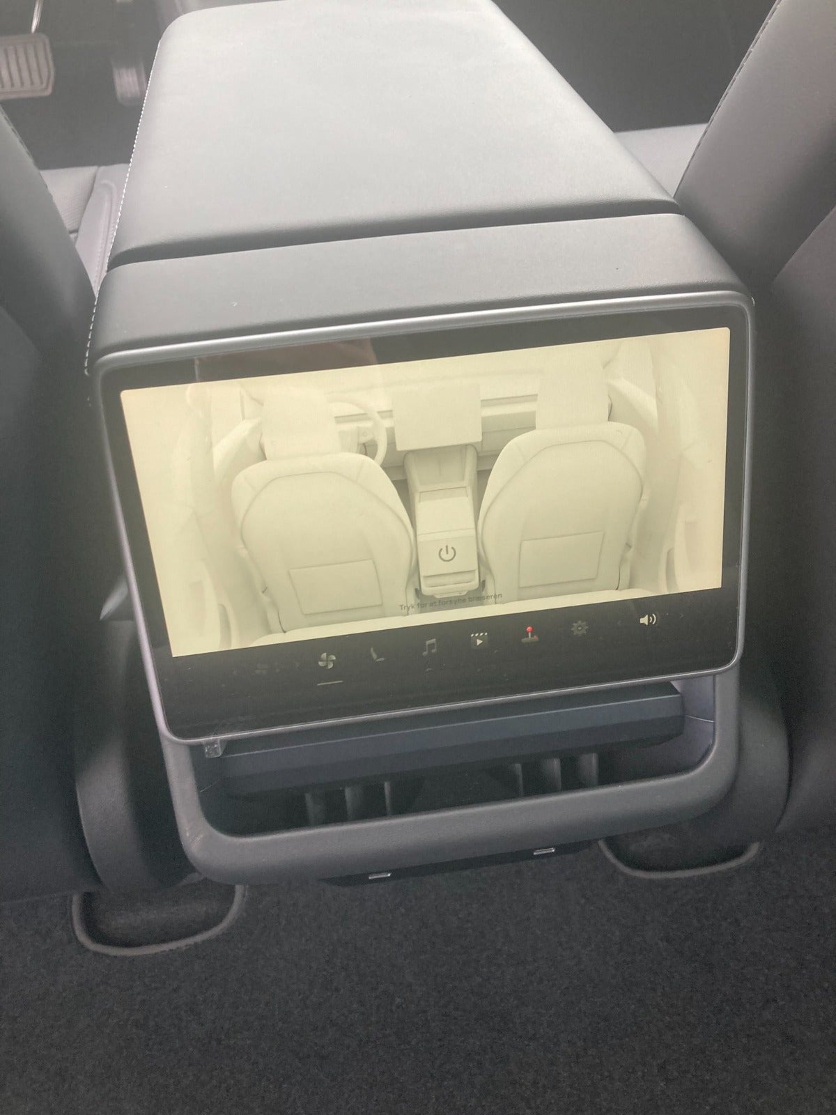 Sort Tesla Model 3 fra 2025