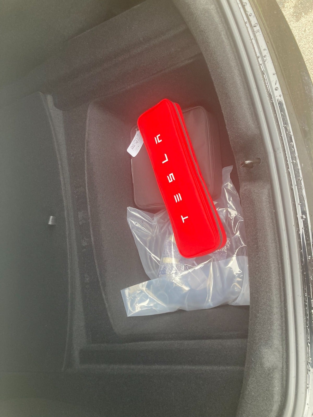 Sort Tesla Model 3 fra 2025