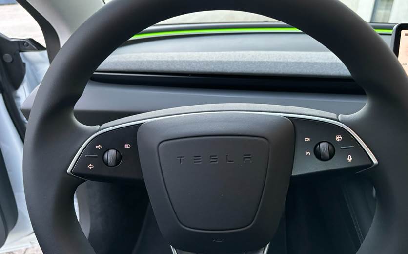 Tesla Model 3 RWD