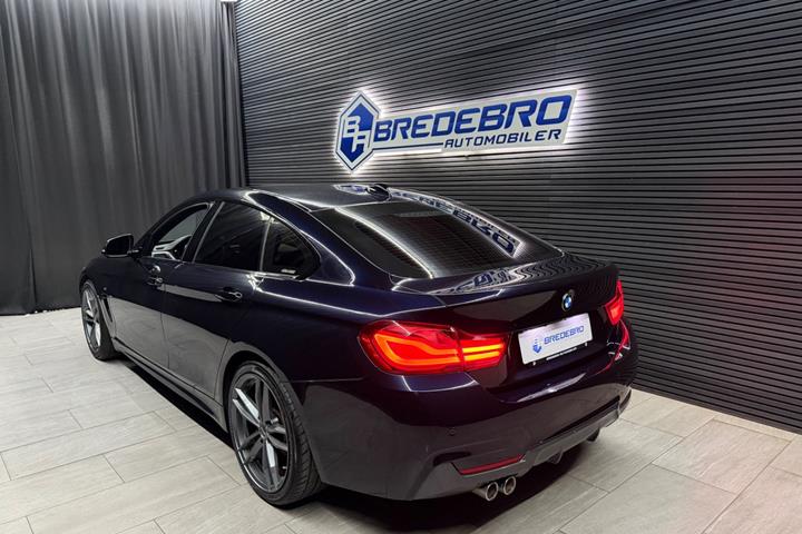 Blå BMW 420d fra 2020