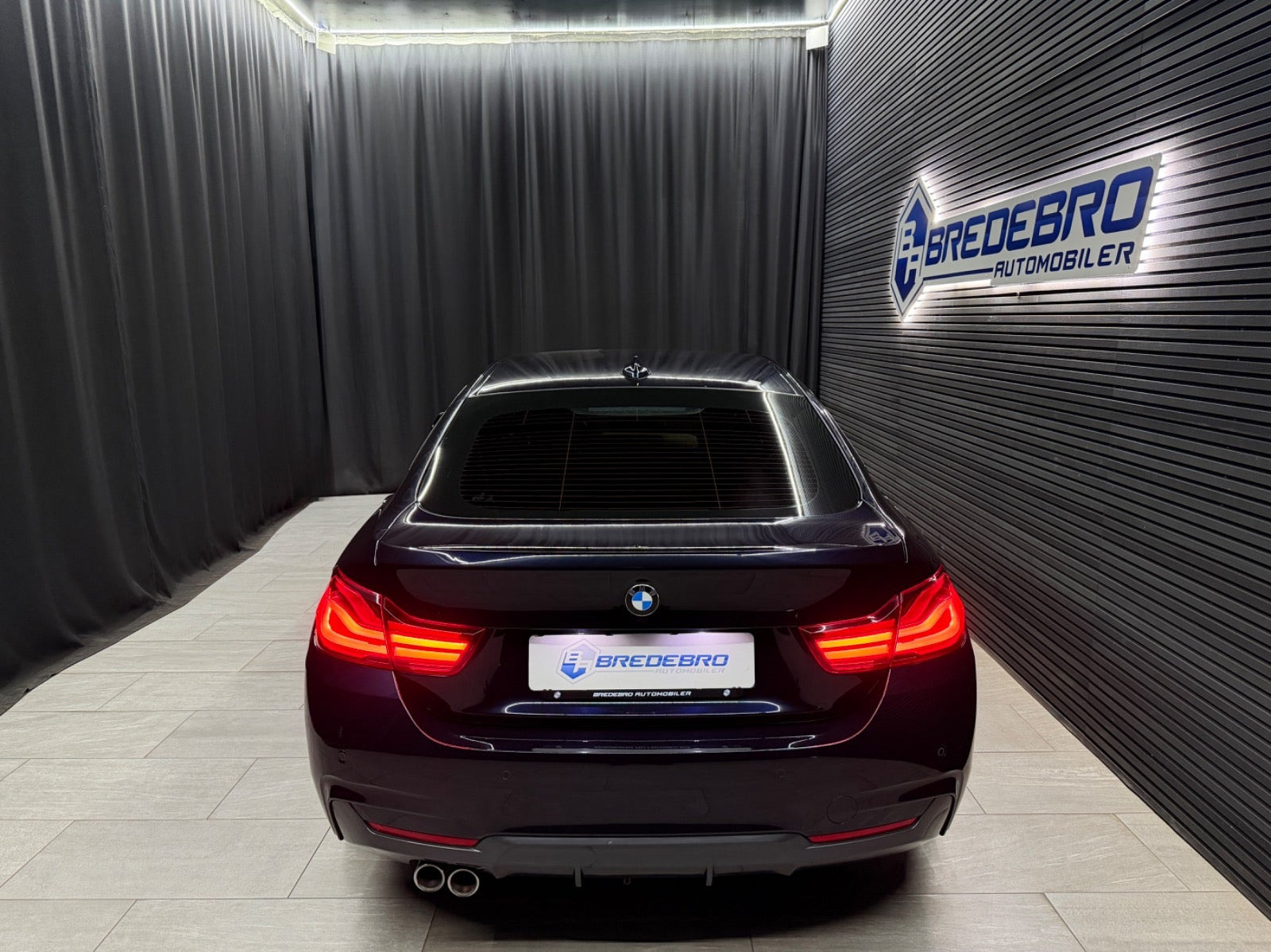 Blå BMW 420d fra 2020