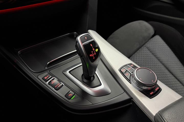 Blå BMW 420d fra 2020