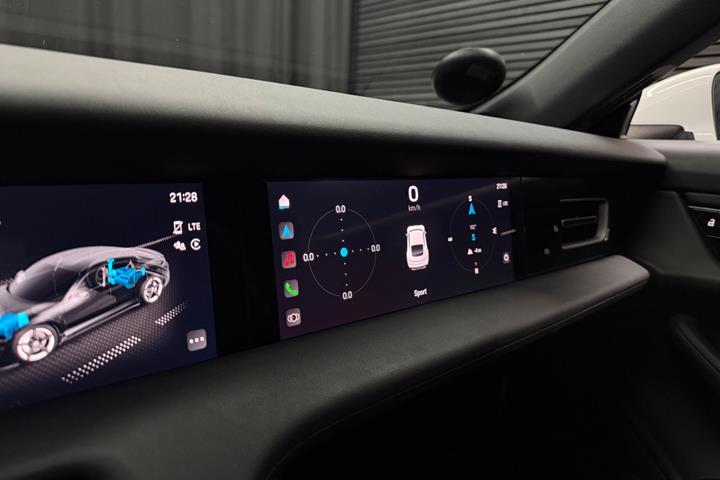 Hvid Porsche Taycan 4S fra 2020