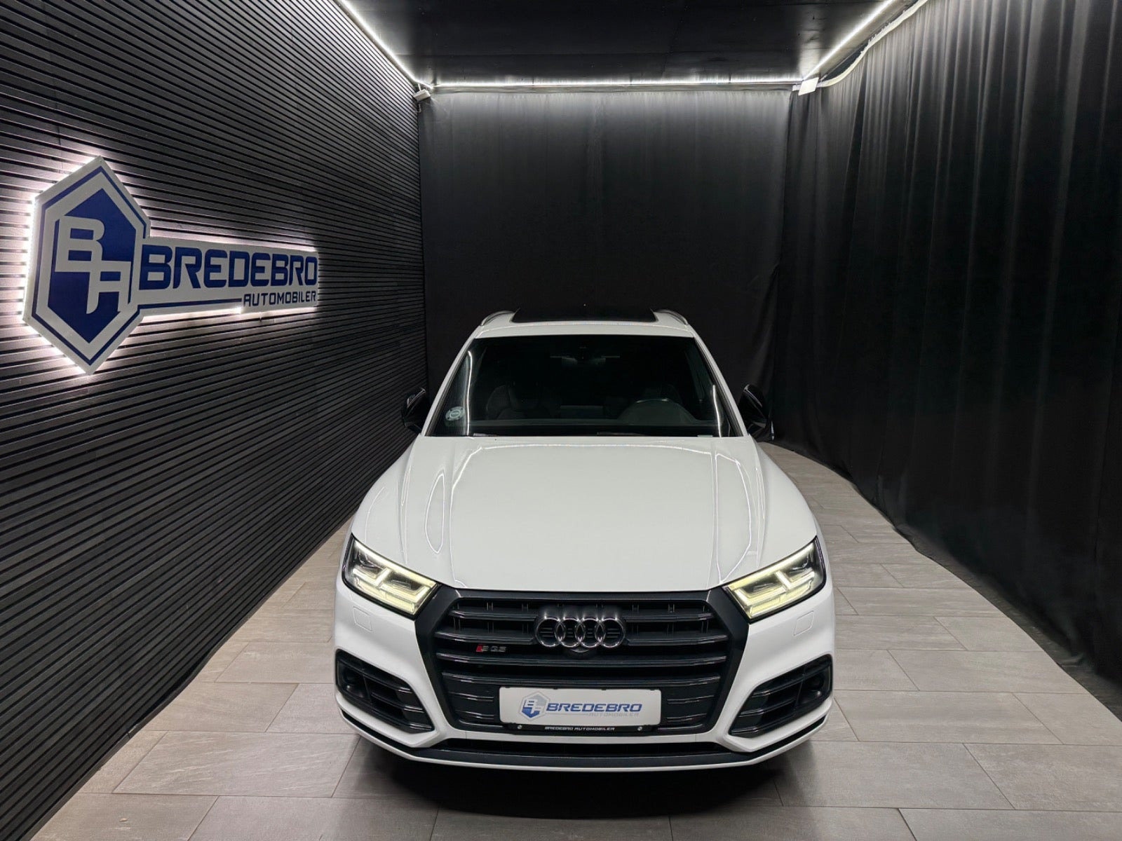 Hvid Audi SQ5 fra 2018