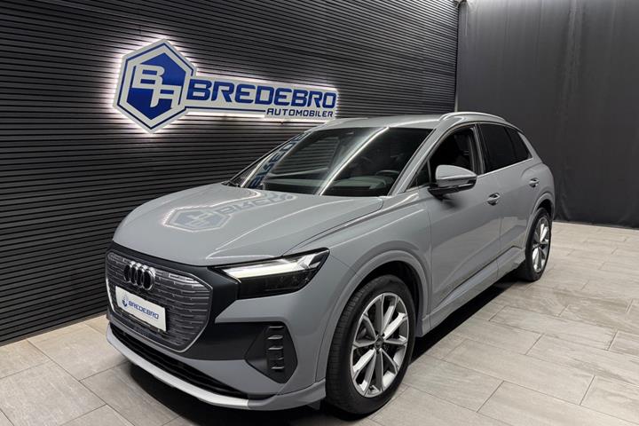 Grå Audi Q4 e-tron fra 2024