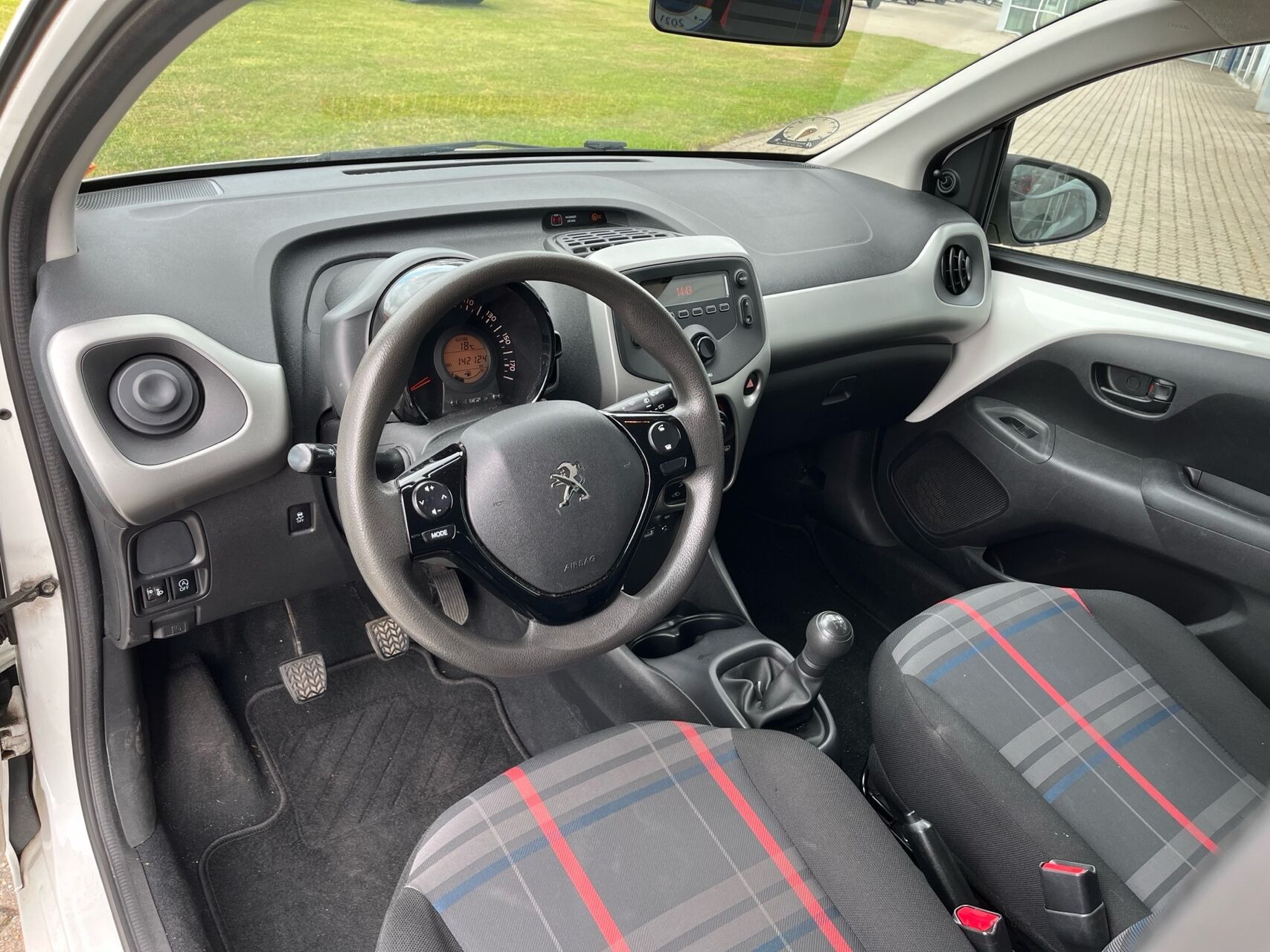 Hvid Peugeot 108 fra 2015