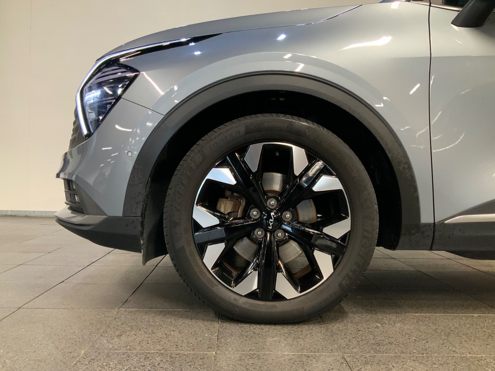 Grå Kia Sportage fra 2022