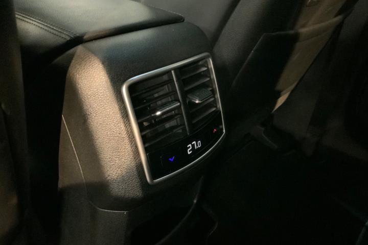 Grå Kia Sportage fra 2022