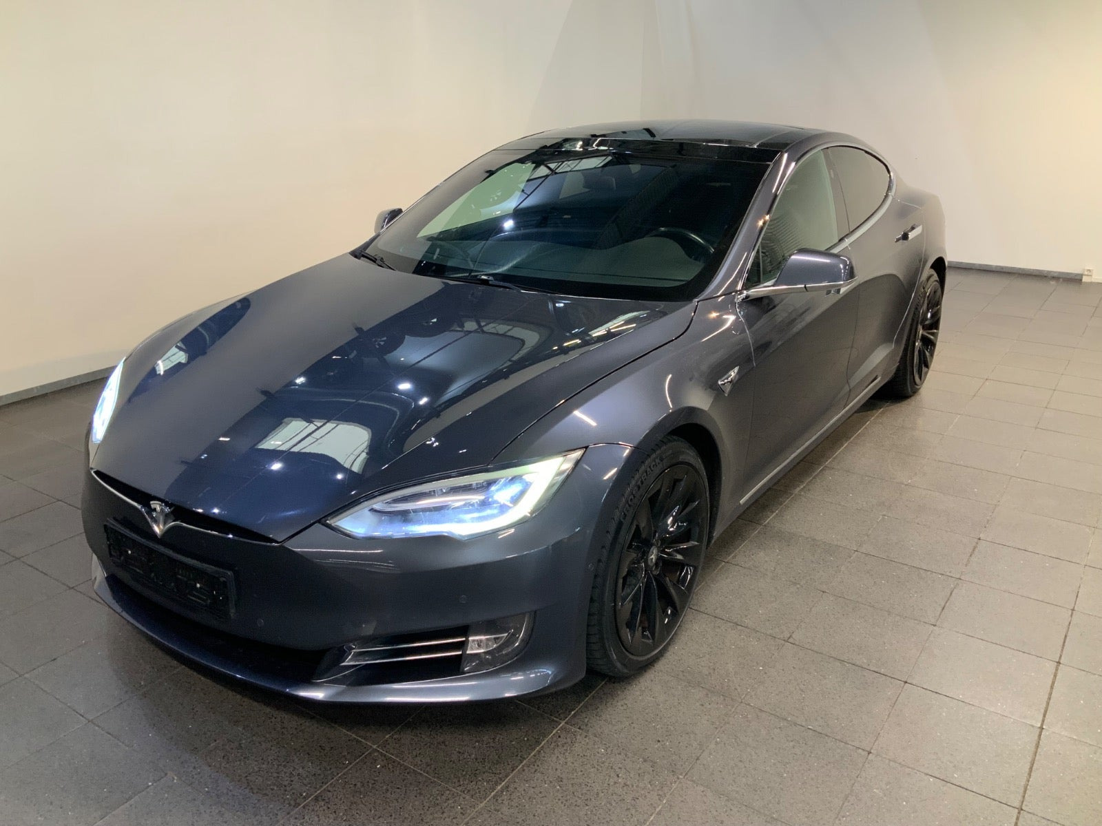 Tesla Model S 75D