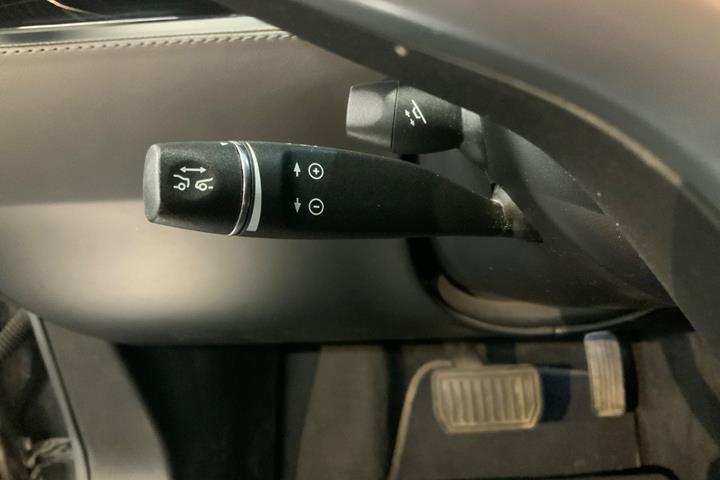 Grå Tesla Model S fra 2018