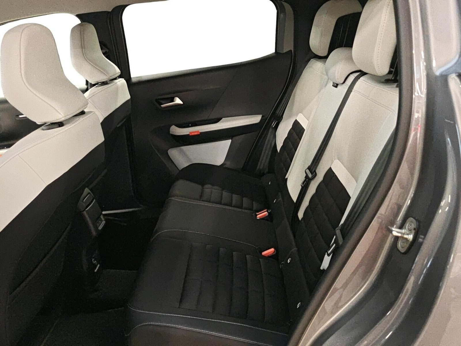 Grå Citroën e-C3 Aircross fra 2025