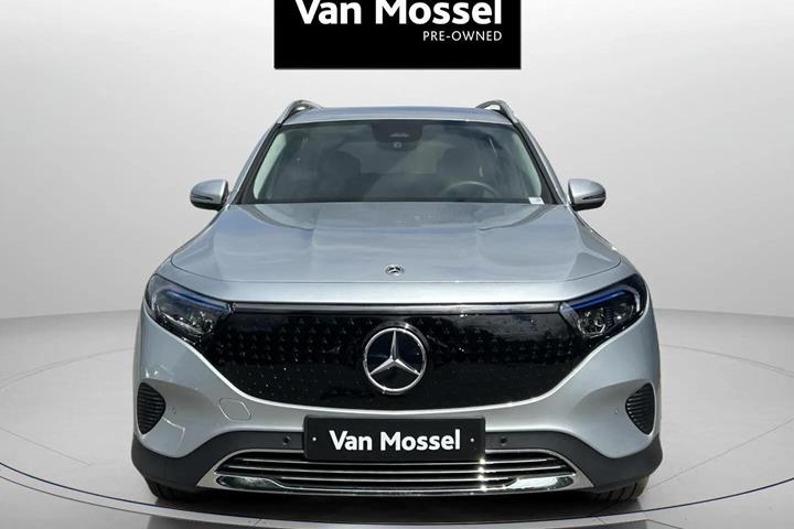 Sølv Mercedes EQB 250+ fra 2025