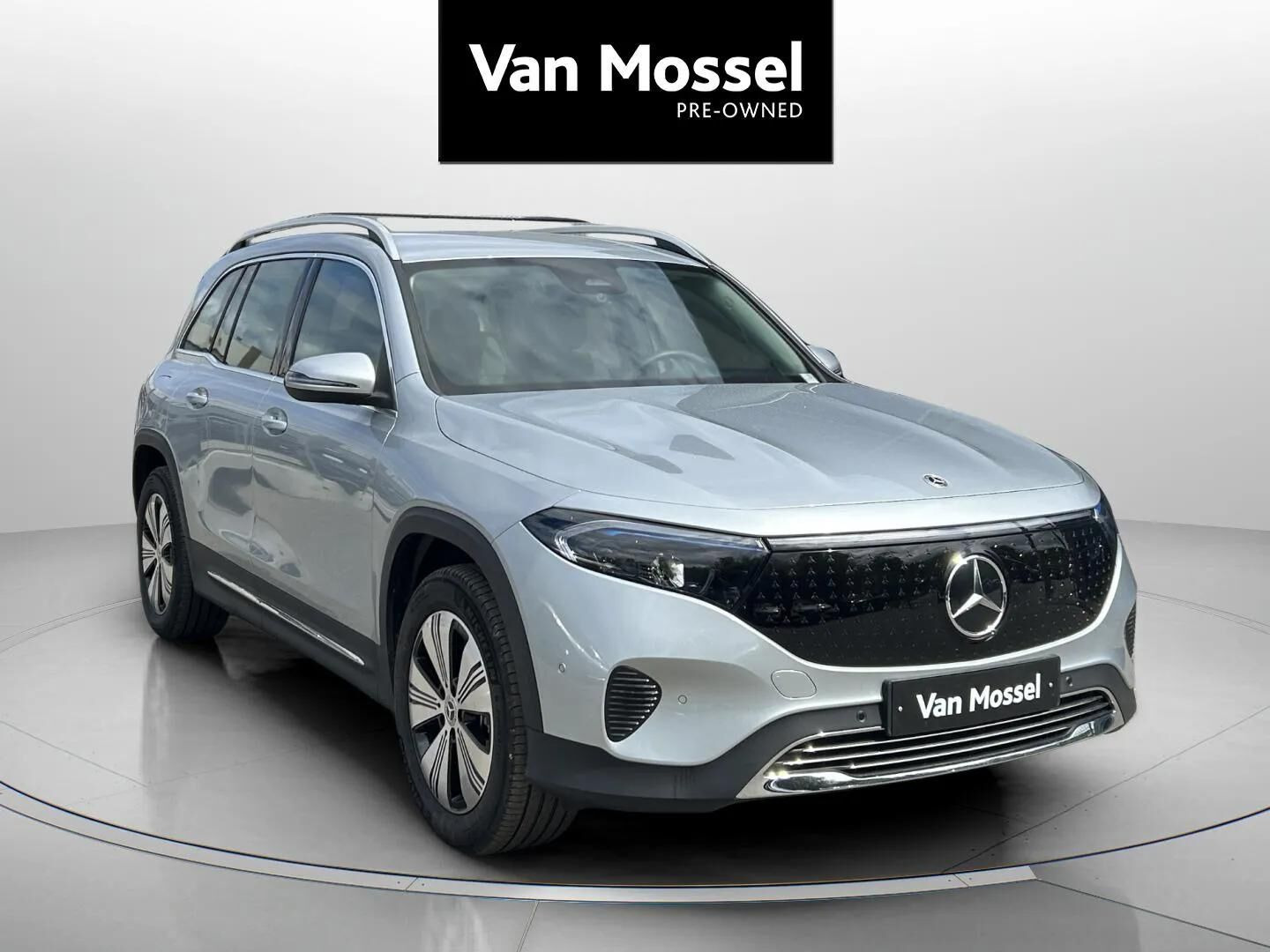 Sølv Mercedes EQB 250+ fra 2025