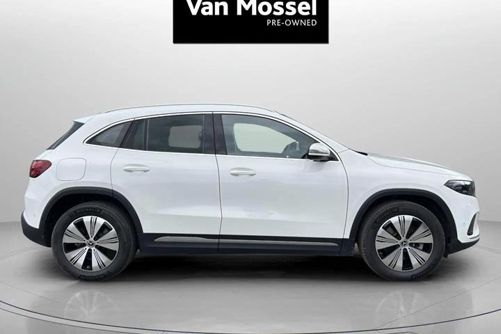 Hvid Mercedes EQA 250+ fra 2025