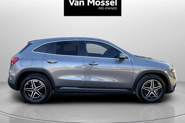 Grå Mercedes EQA 250+ fra 2024