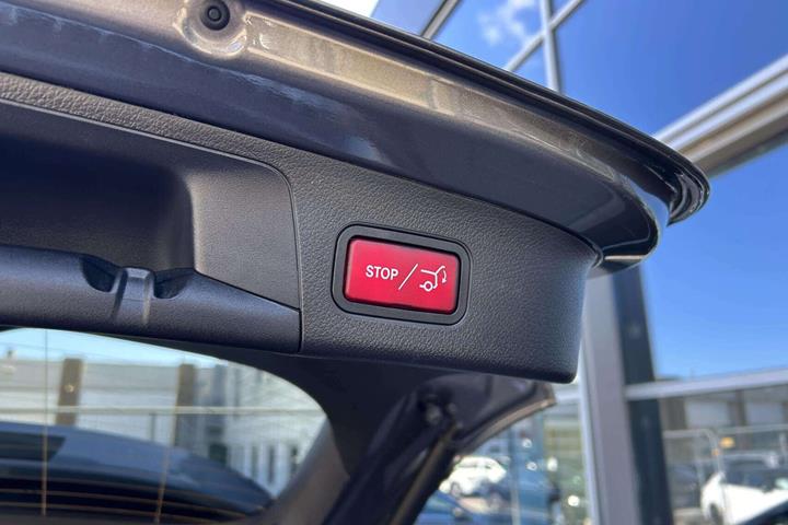 Grå Mercedes EQA 250+ fra 2024