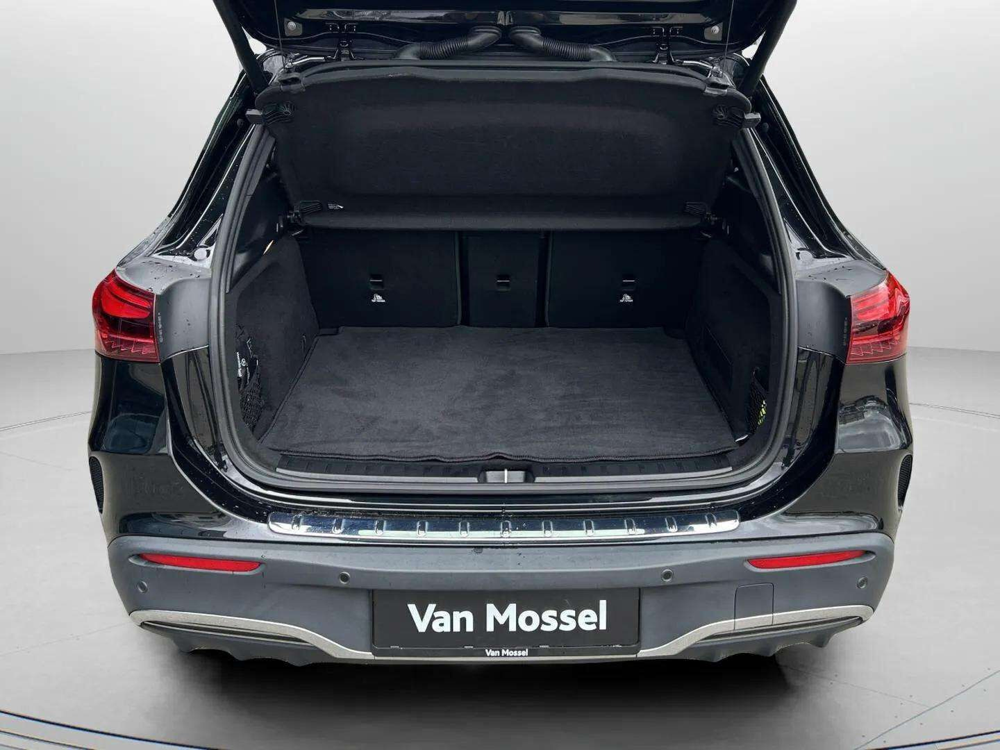 Sort Mercedes EQA 250+ fra 2024