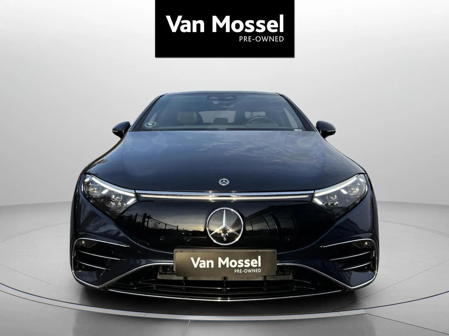Blå Mercedes EQS 450+ fra 2023
