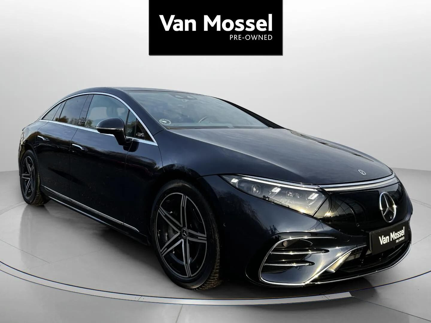 Blå Mercedes EQS 450+ fra 2023
