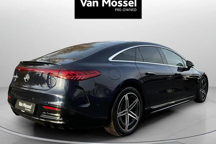 Blå Mercedes EQS 450+ fra 2023