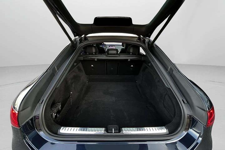 Blå Mercedes EQS 450+ fra 2023
