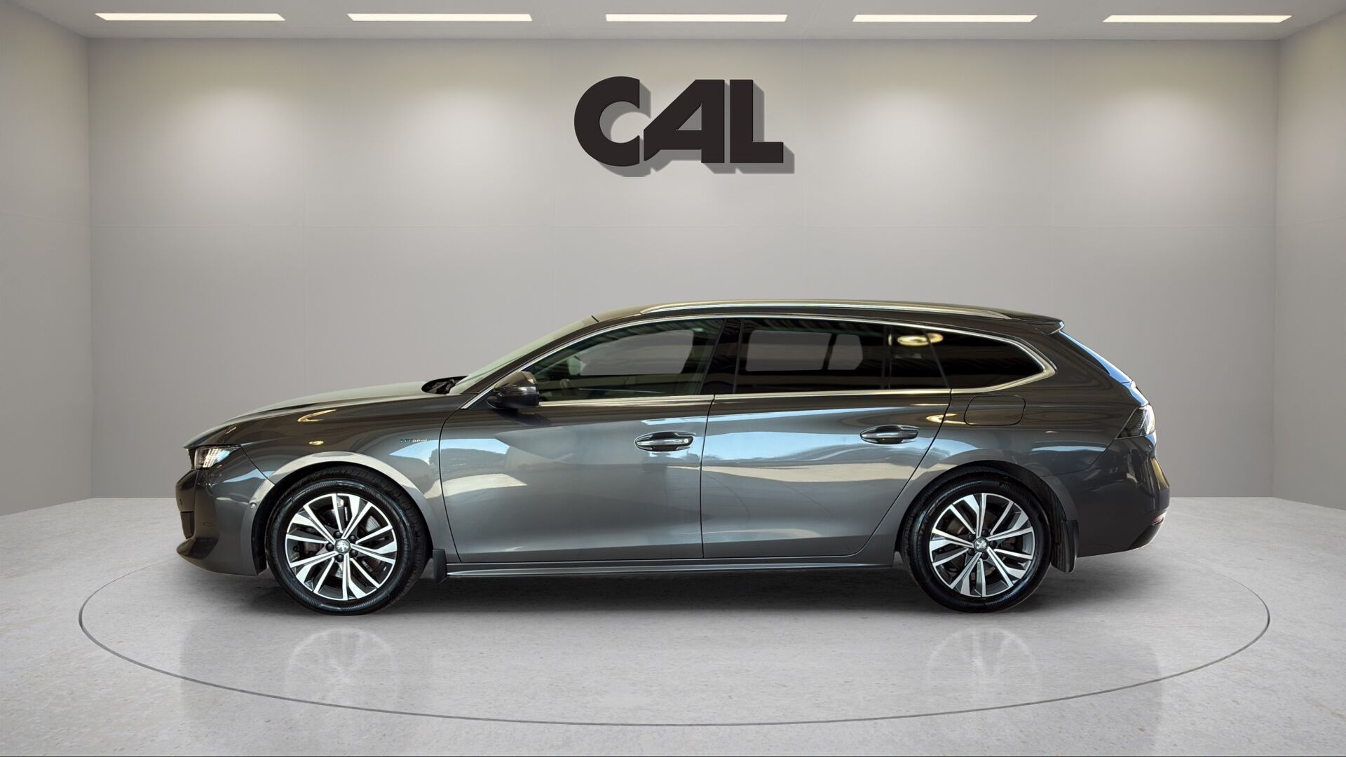 Grå Peugeot 508 fra 2021