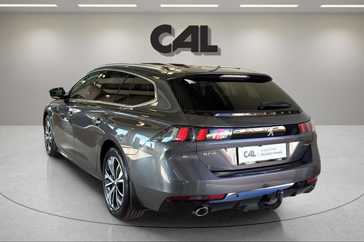 Grå Peugeot 508 fra 2021