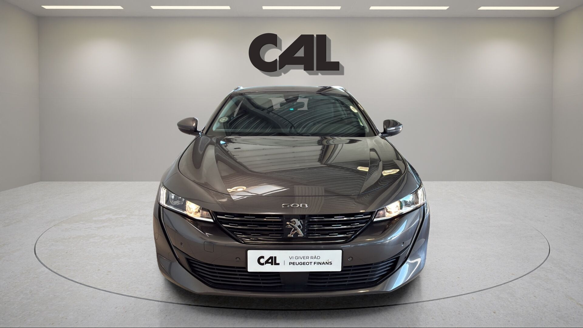 Grå Peugeot 508 fra 2021