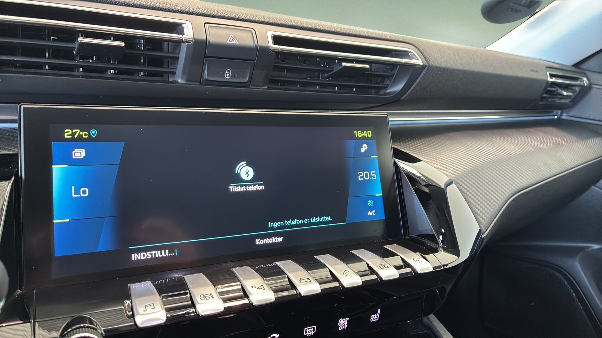 Grå Peugeot 508 fra 2021