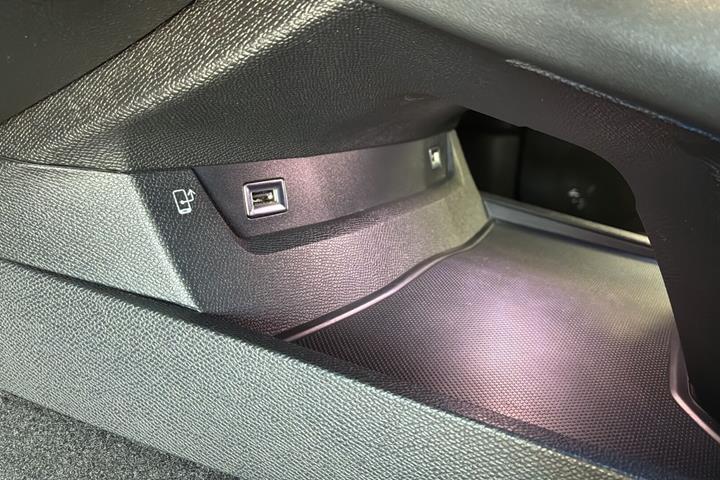 Grå Peugeot 508 fra 2021