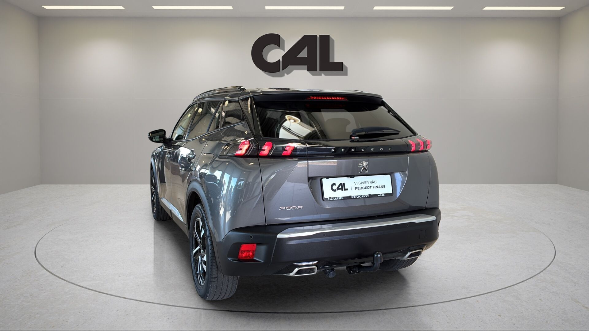 Grå Peugeot 2008 fra 2021