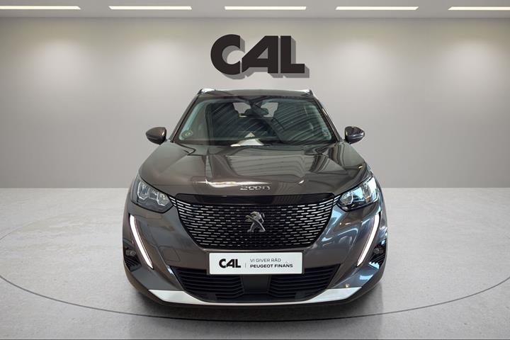 Grå Peugeot 2008 fra 2021