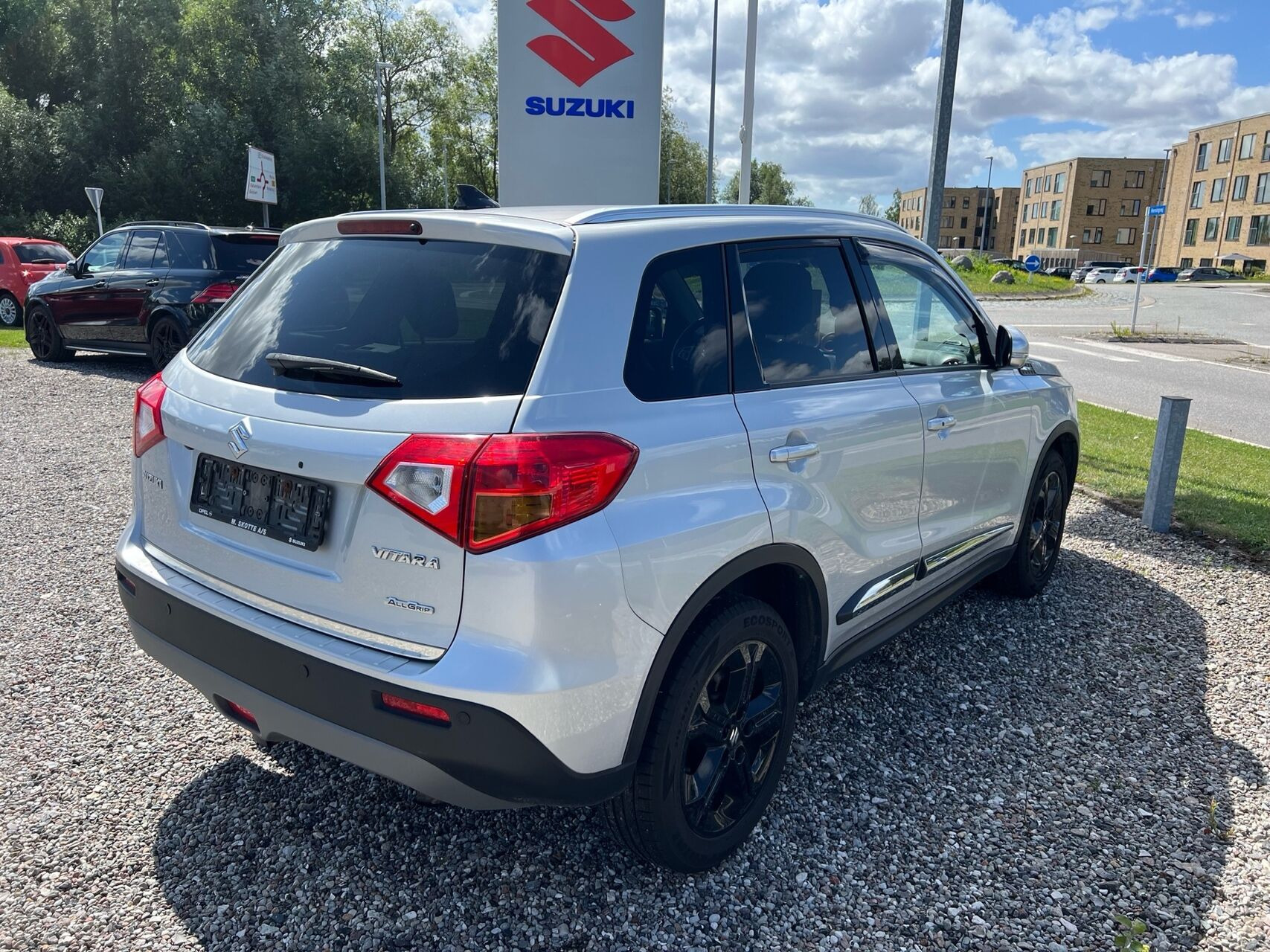 Sølv Suzuki Vitara fra 2017