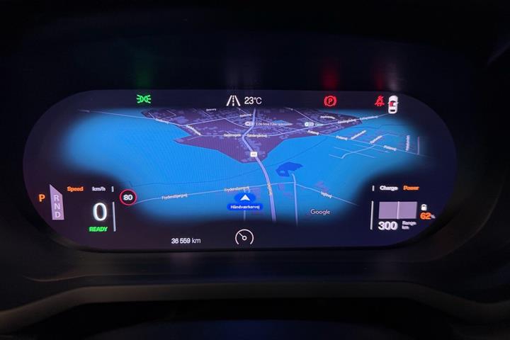 Blå Polestar 2 fra 2024